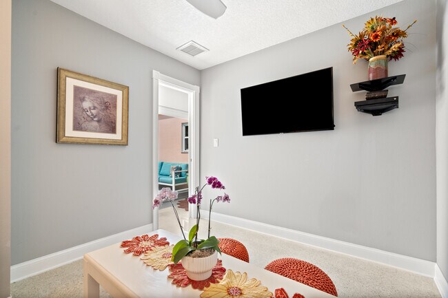 Building Photo - 4056 38th Way S