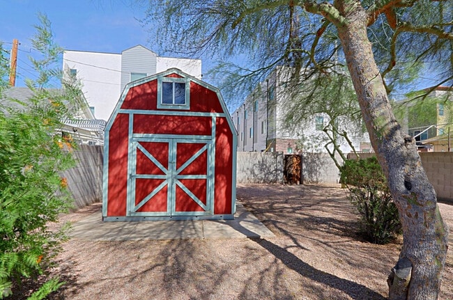 Building Photo - 841 N 9th Ave