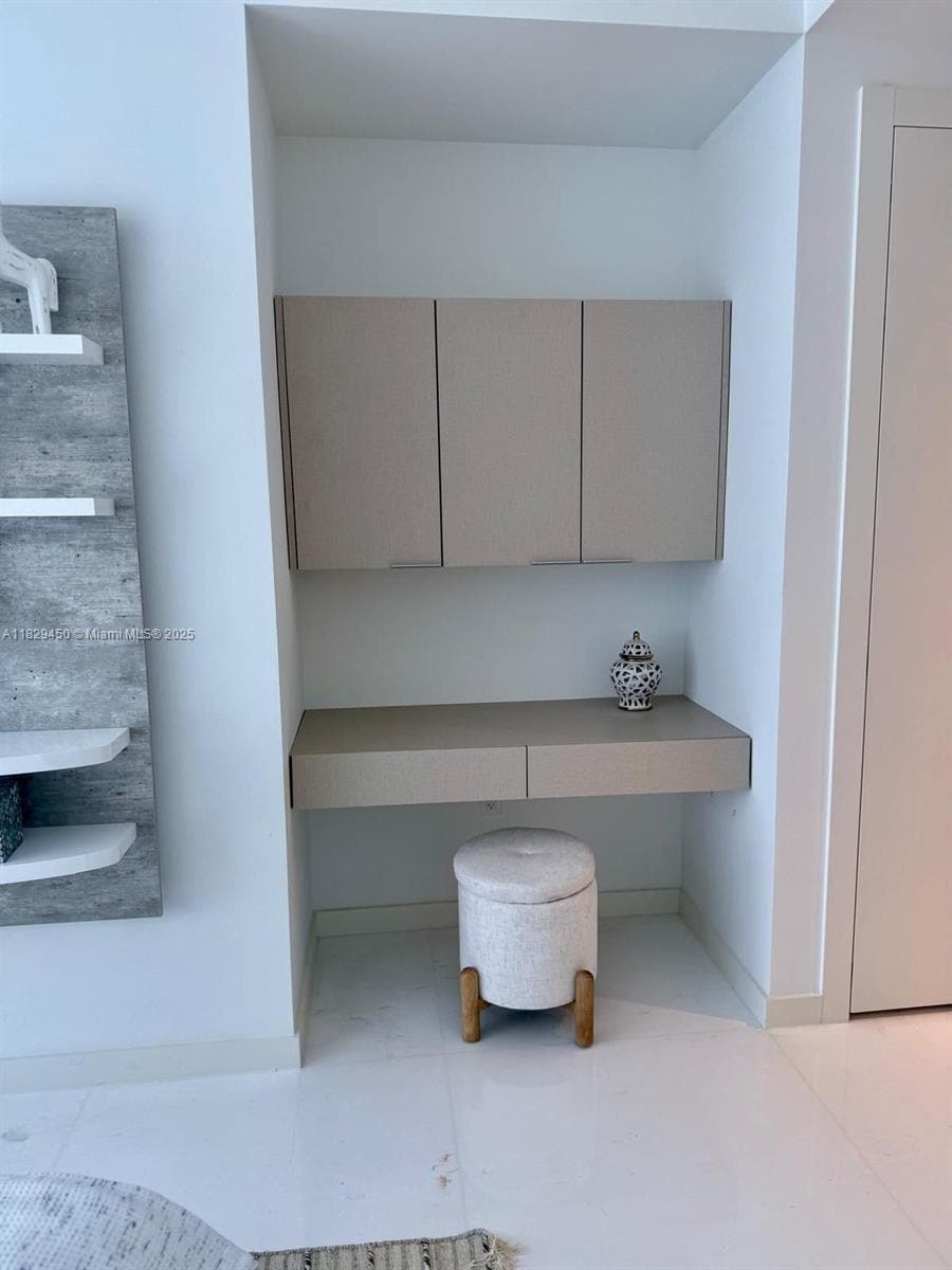 Building Photo - 300 Biscayne Boulevard Way