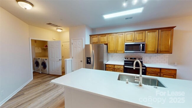 Building Photo - 14648 Via Sorrento Dr