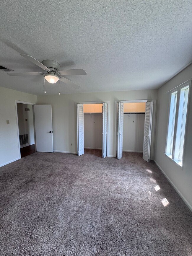 Building Photo - 1115 Briar Creek Rd