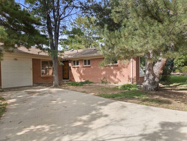 Building Photo - Charming 3BR, 2,200 Sq Ft SFR in Broomfield
