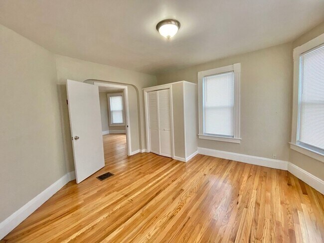 Building Photo - 39 Acushnet Ave