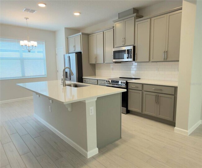Building Photo - 438 Lady Palm St