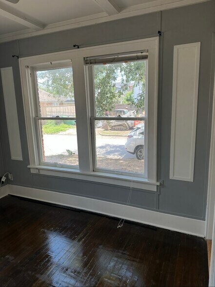Study/Office Window - 1302 W Bell St