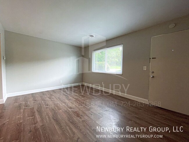 Building Photo - 108 St Andrews Dr