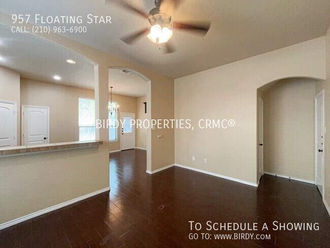 Building Photo - 957 Floating Star