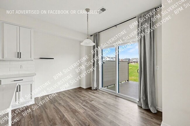 Building Photo - 8727 Pioneer St