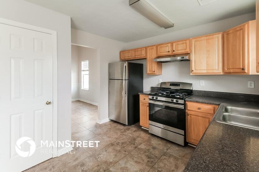 Building Photo - 2590 S Hills