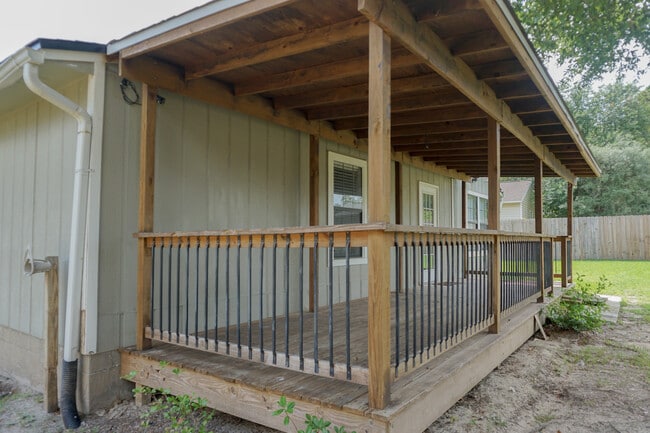 Building Photo - 111 Palmetto Dr