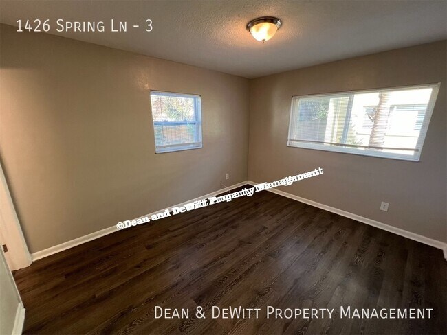 Building Photo - 1426 Spring Ln