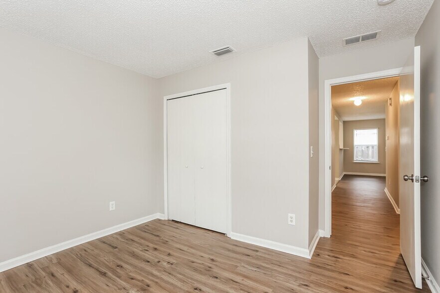 Building Photo - 5736 Birds Nest Ln