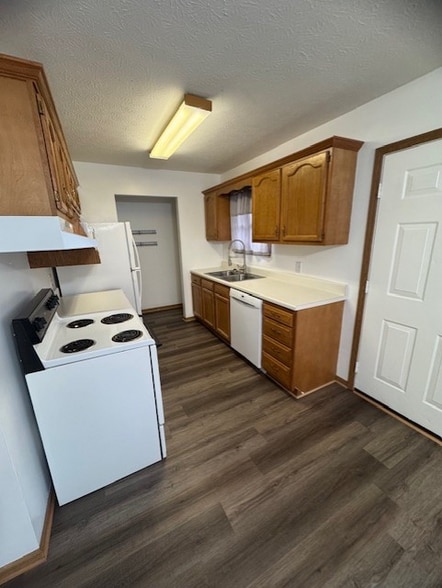 Building Photo - 1242 Schneiders Crossing Rd NW