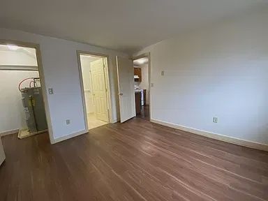 Building Photo - 261 Pine St