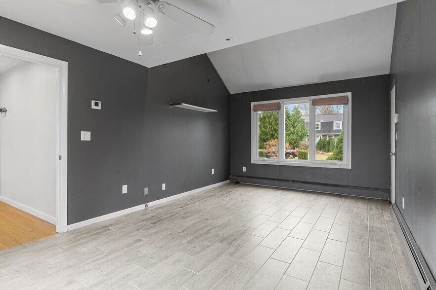 Building Photo - 43 Sage Dr