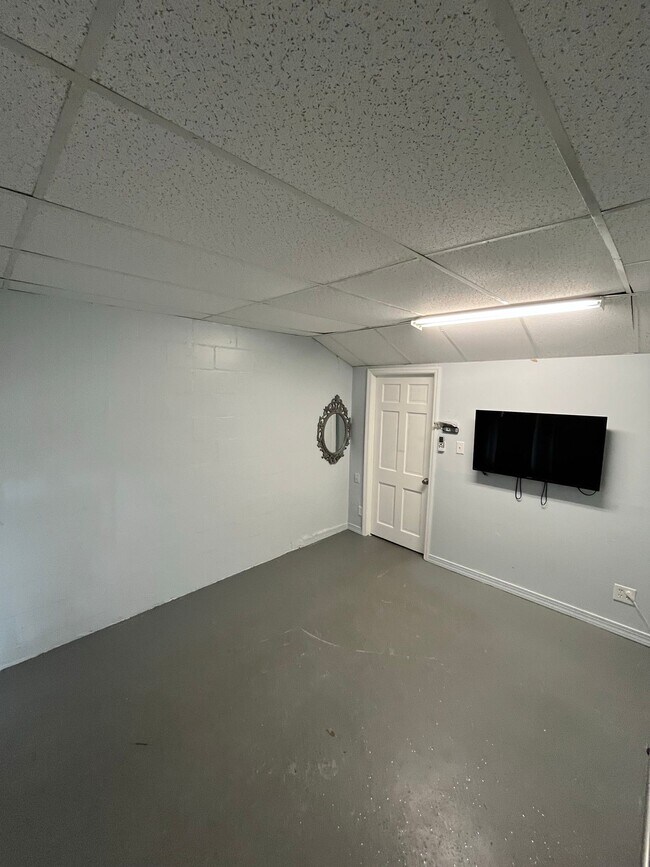 Building Photo - 4620 Aegean Ave