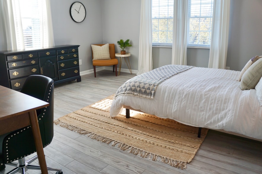 Building Photo - 912 E Spring St