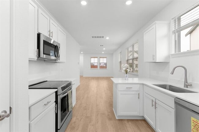 Building Photo - 2524 Ophelia Levi Ln