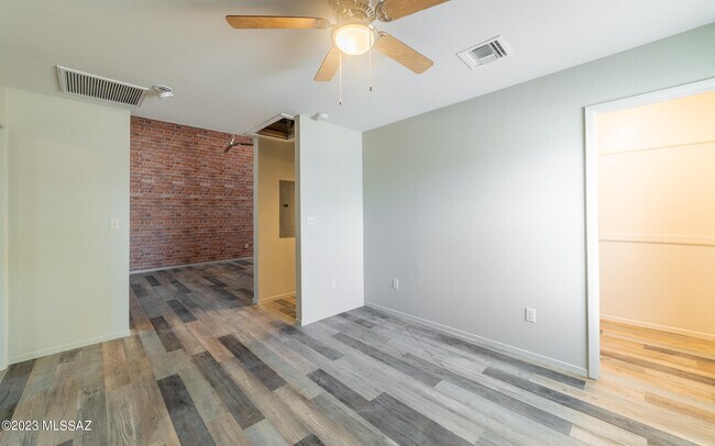 Building Photo - 3303 N Tyndall Ave
