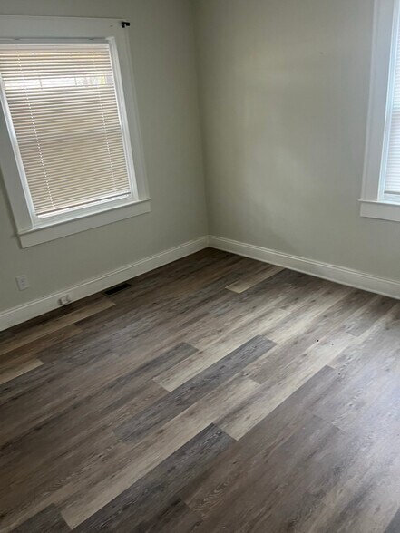 Building Photo - 304 Grice St