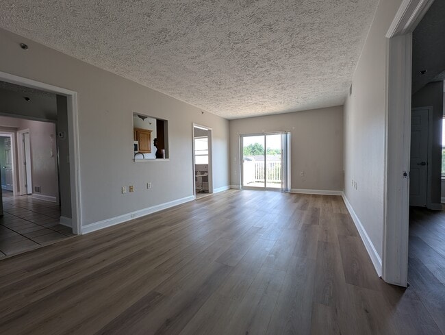Building Photo - 3738 Riverbed Ln SE