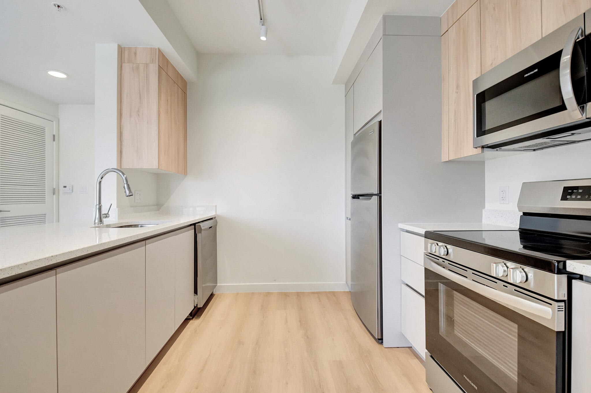 Building Photo - 1710 N J Ter