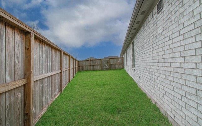 Building Photo - 10910 Bright Beacon Dr