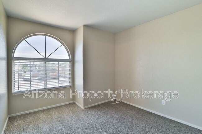 Building Photo - 3622 W Wagoner Rd