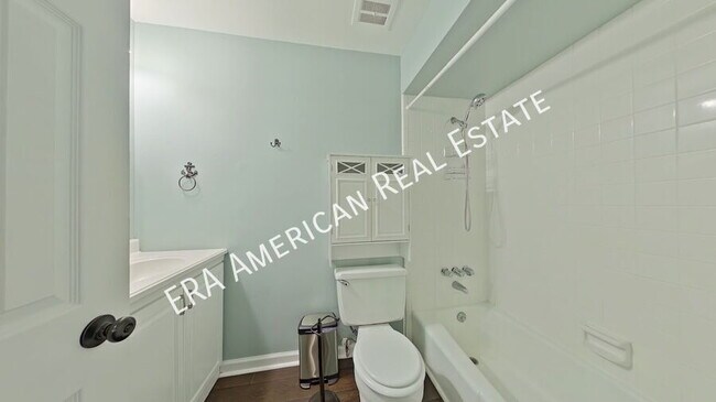 Building Photo - 726 Eglin Pkwy NE