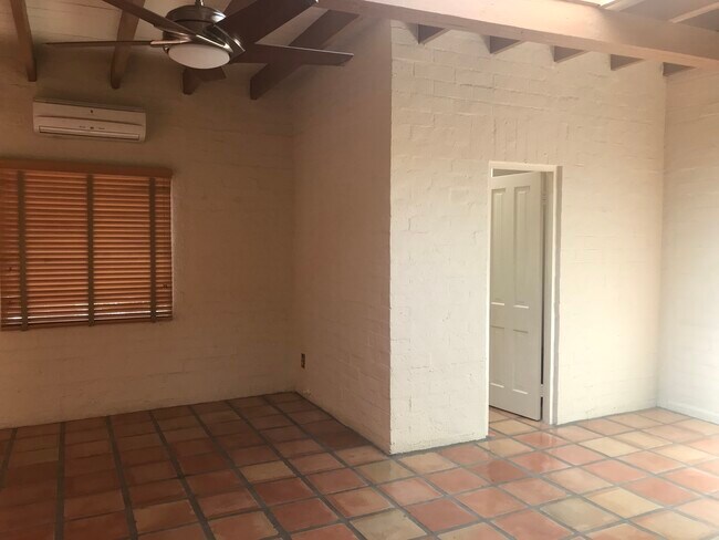 Building Photo - 780 N Prescott Dr