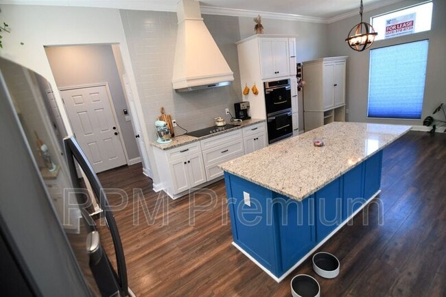 Building Photo - 2582 Boudreaux Ave
