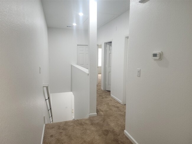 Building Photo - 6719 Roanoke St