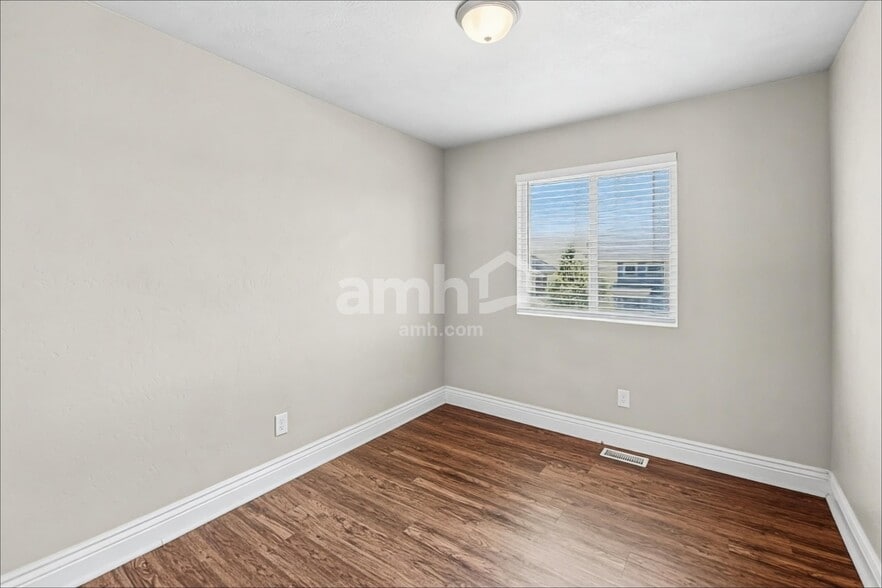 Building Photo - 228 Cedar Grove Ln