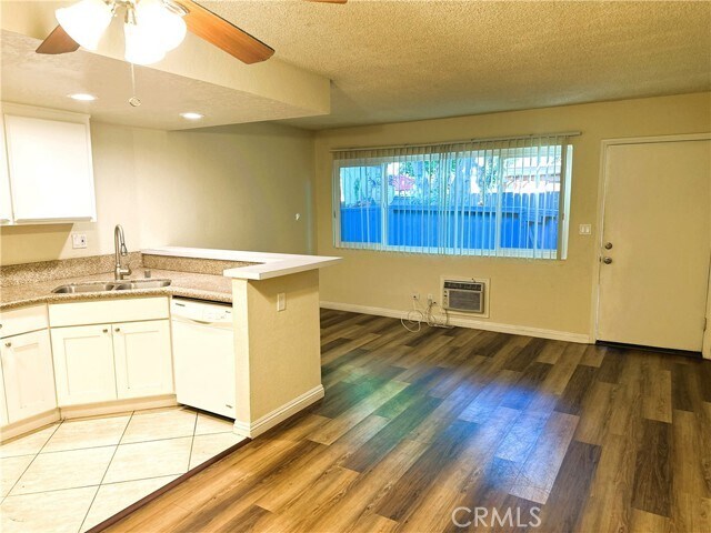 Building Photo - 1603 W Palmyra Ave