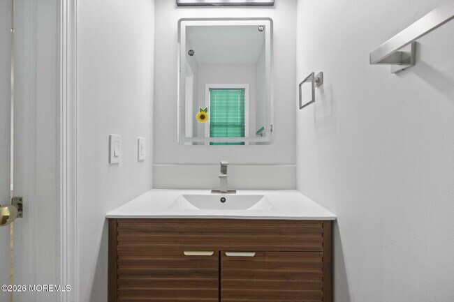 Building Photo - 1115 Roseberry Ct