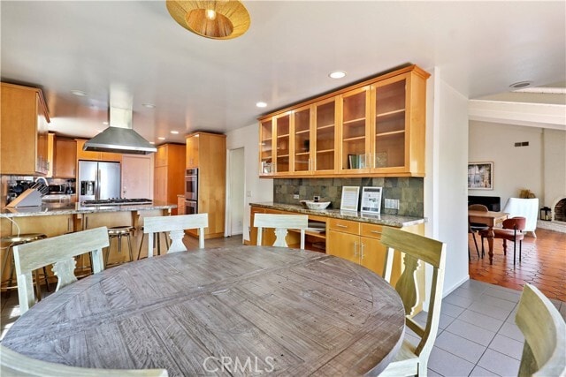 Building Photo - 7161 Grasswood Ave