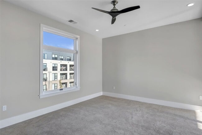 Building Photo - 16460 Wildhorse Lk Blvd