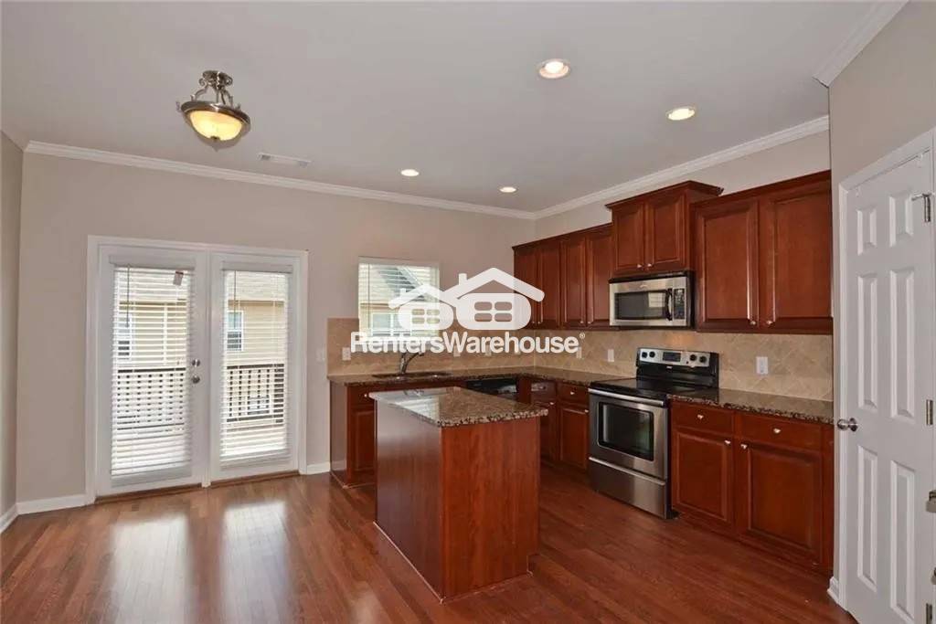 Building Photo - 3019 Liberty Way NW