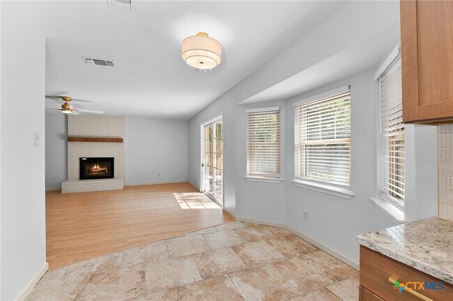 Building Photo - 1808 Moonlight Dr