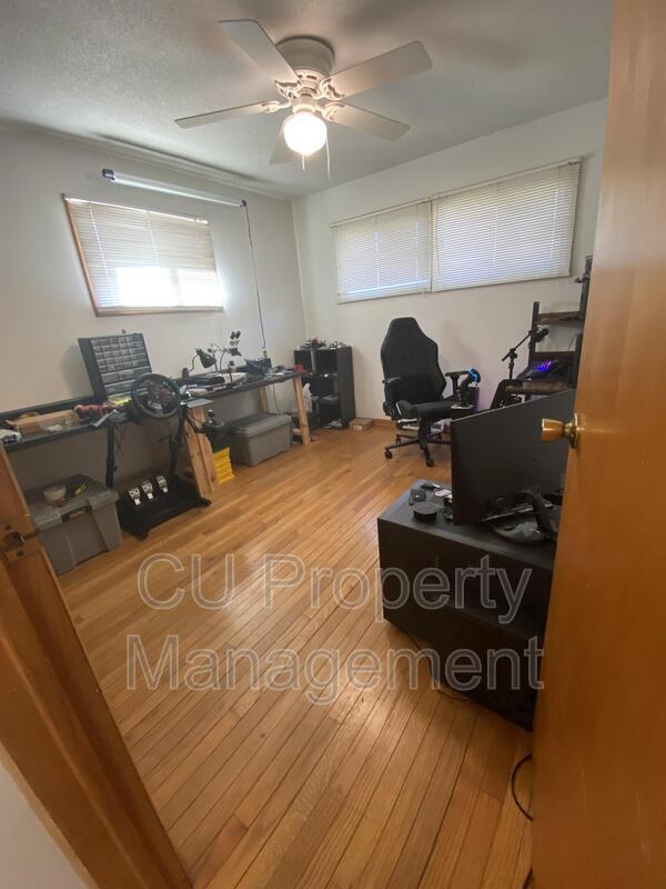 Building Photo - 803 E Harding Dr