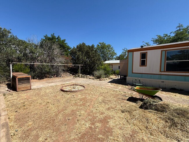 Building Photo - 3768 Western Dr