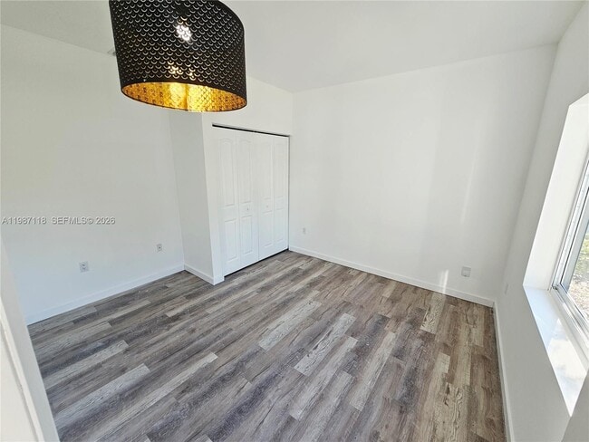 Building Photo - 127 NE 184th Terrace