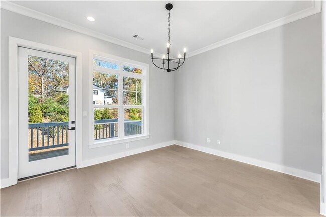 Building Photo - 2035 Parkside Ln