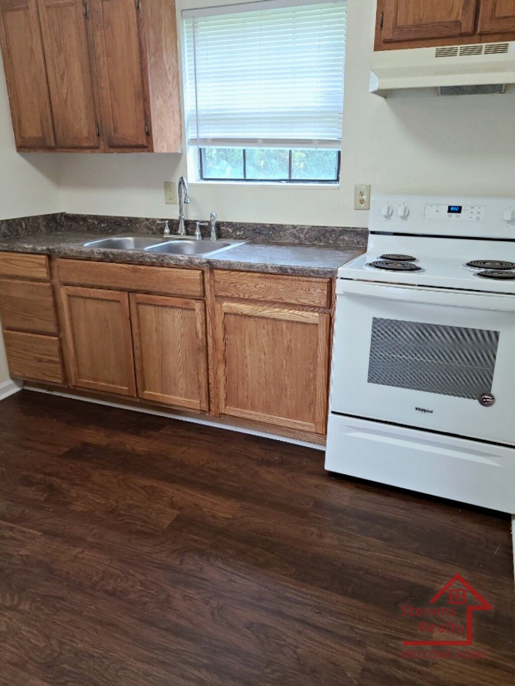 Building Photo - 220 Dogwood Pointe Dr