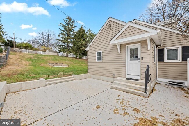 Building Photo - 3 Buttonwood Ave