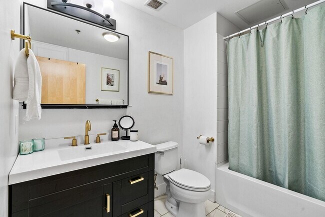 Building Photo - 730 N 4th St