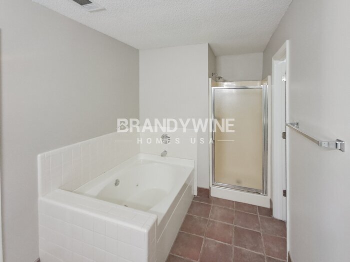 Building Photo - 7120 La Casa Dr