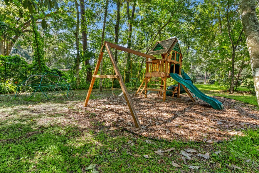 Building Photo - 11011 NW 12th Pl