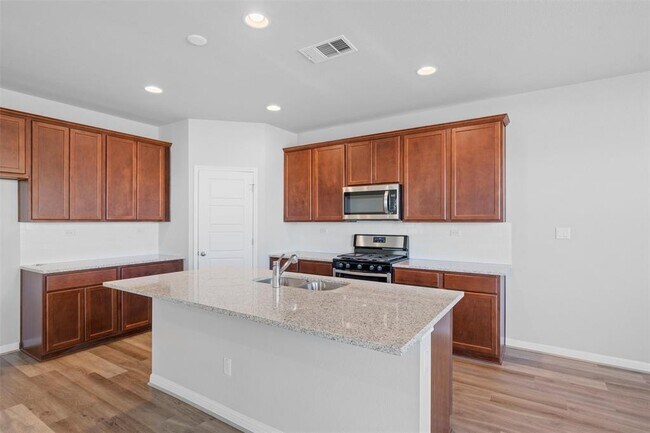 Building Photo - 453 Gaida Loop