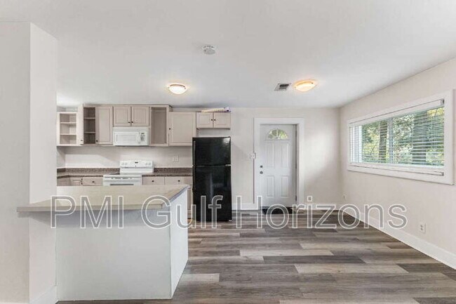 Building Photo - 620 Prichard Ave